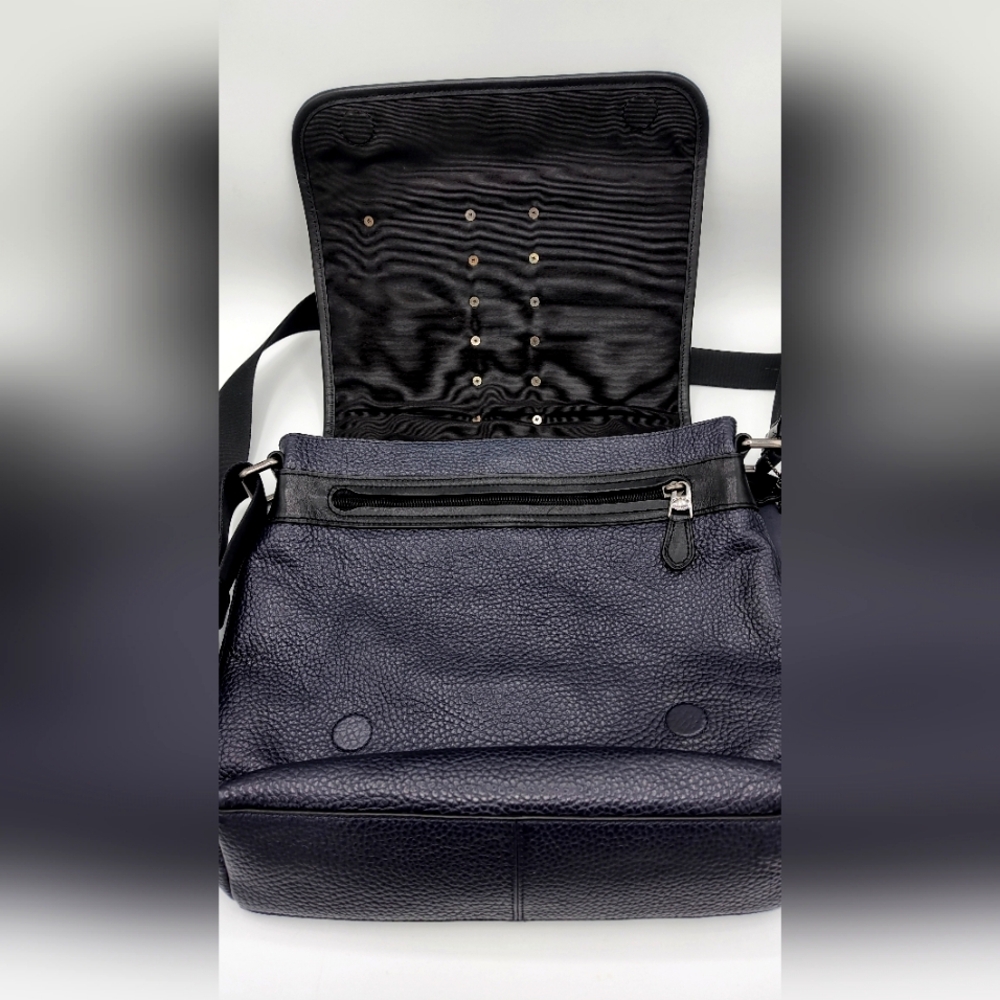 Coach Bond small Messenger Bag. Pebble Leather Navy/black. Upcrafted w skulls. - Picture 7 of 15